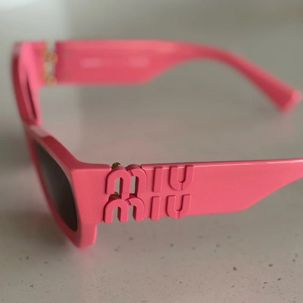 Miu Miu Eyewear Rectangle Frame Sunglasses Pink - Picture 10 of 12